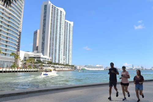 miami_brickell_waterscape_960x640-2-min
