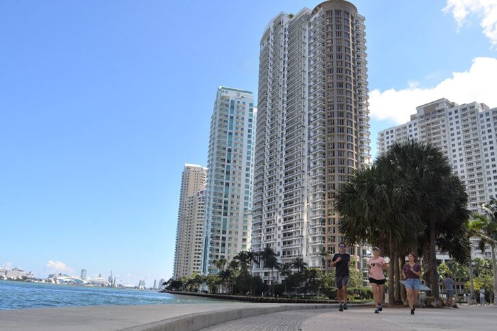 miami_brickell_waterscape_960x640-3-min